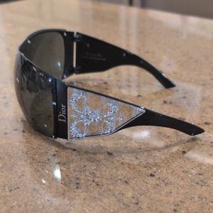 Dior Black Wraparound Sunglasses with Bold Design